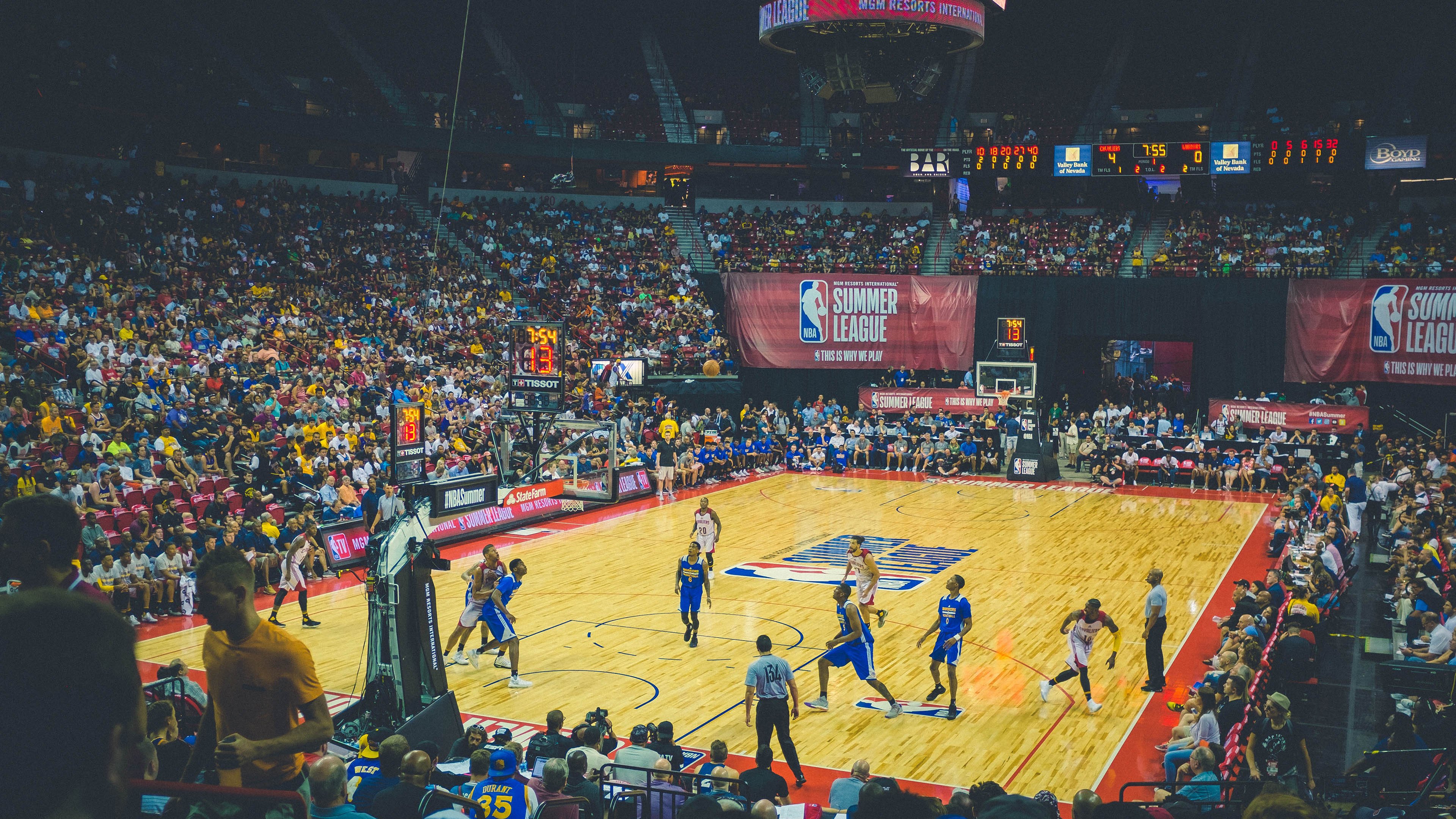 篮球运动员比赛数据分析与战术调整研究，篮球比赛的球员数据如何统计